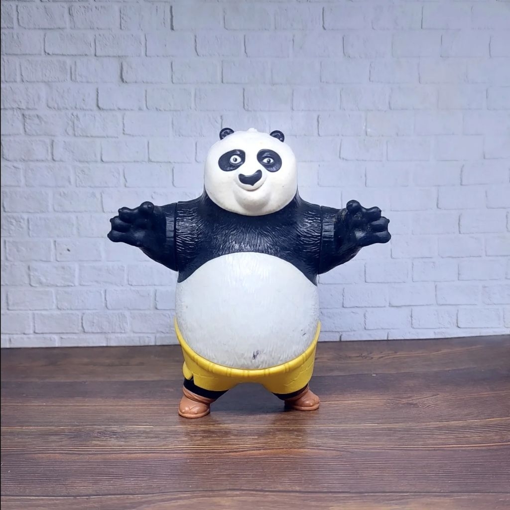 Preloved Figure Kungfu Panda Po Burger king McD, Happy Meal
