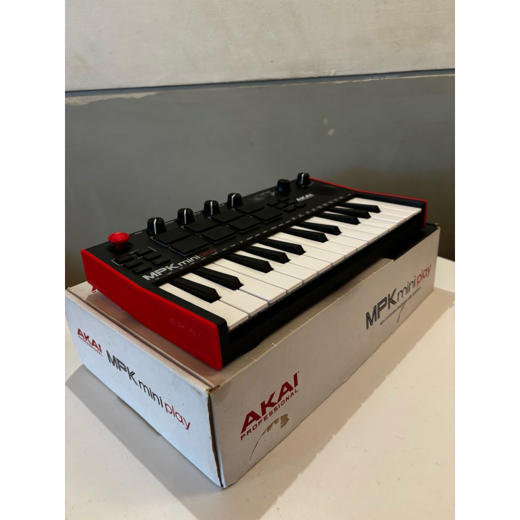 AKAI MPK MINI PLAY MK 3 WITH SPEAKERS