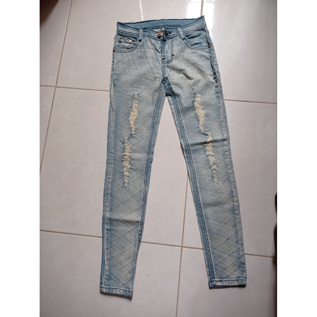 preloved Ripped jeans