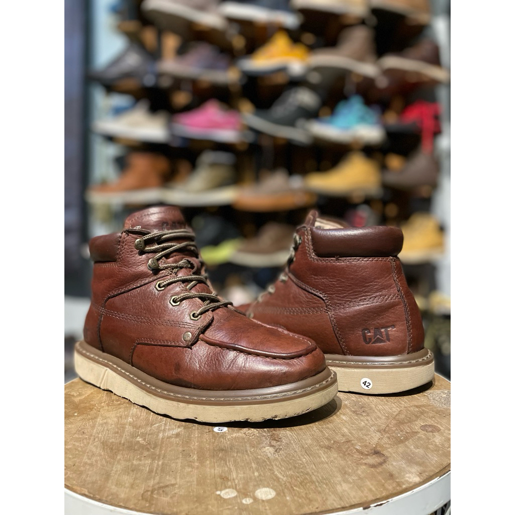 Sepatu  boot boots  - size 42 - caterpill4r cat moctoe moc toe