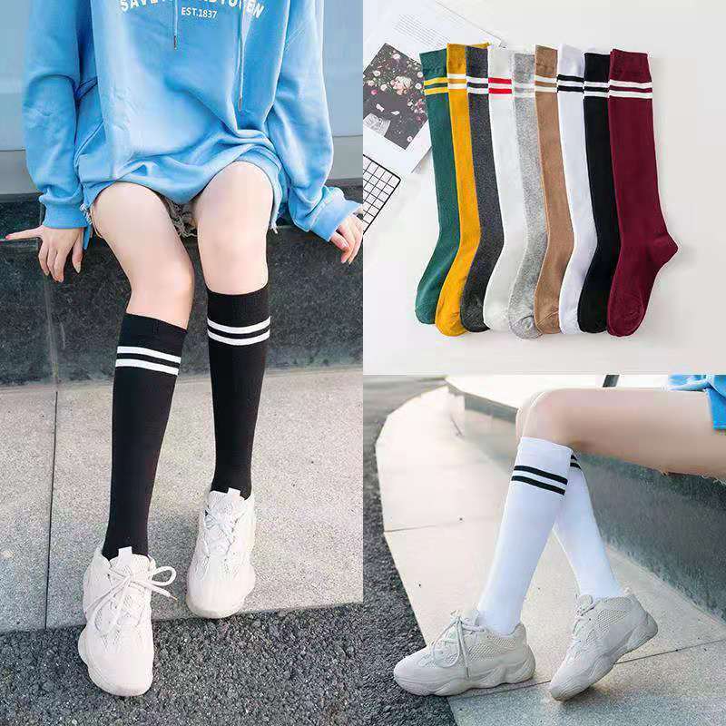 Kaos Kaki Wanita Selutut Motif Garis Katun Tebal Adem Korean Style Knee High Socks. Kaos kaki Muslim