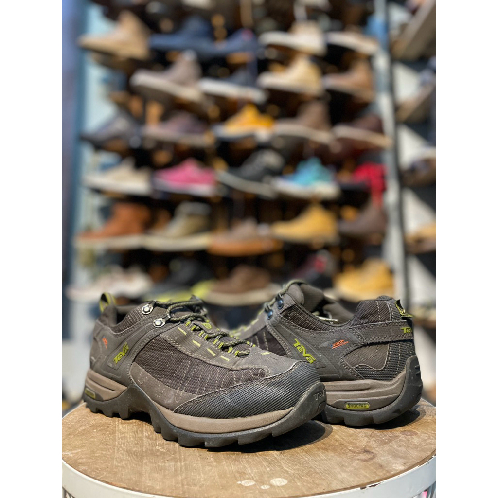Sepatu teva outdoor hiking gunung size 41 ,5