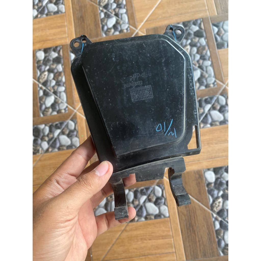 Laci Pengait Pengunci Engsel All New Aerox Connected Asli Yamaha