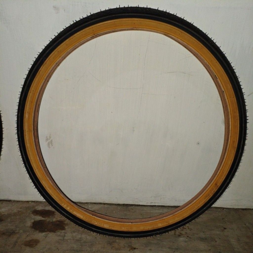 Ban Luar Kenda 26 x 1.95 Gumwall