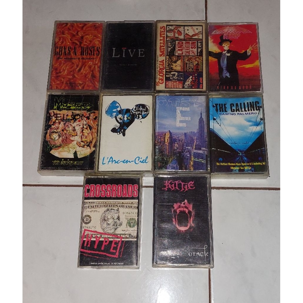 kaset GUNS N ROSES-The Spaghetti Incident / LIVE-Secret Samadhi / GEORGIA SATELLITES-In The Land Of 