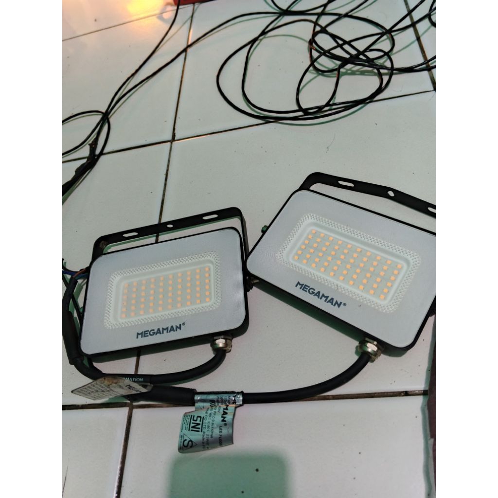 lampu sorot megaman lampu kuning led