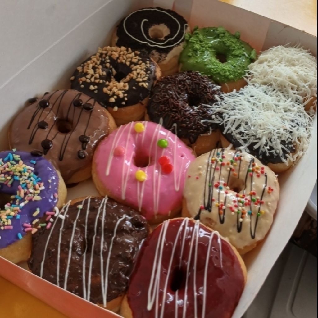 Donat mini isi 12 pcs/donat hantaran/acara ultah/hajatan/pesta