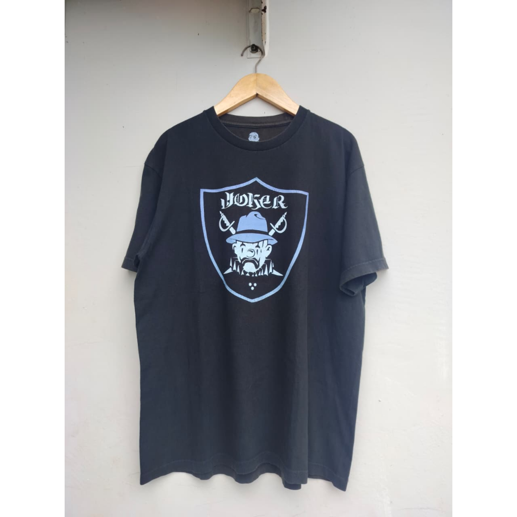 Kaos Brand Streetwear Hip-Hop Vintage Y2K Joker Brand, Size L (P72Cm x L57Cm), Warna Hitam
