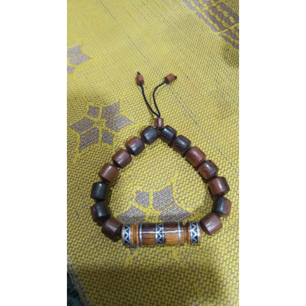 gelang plat kayu ulin timbul