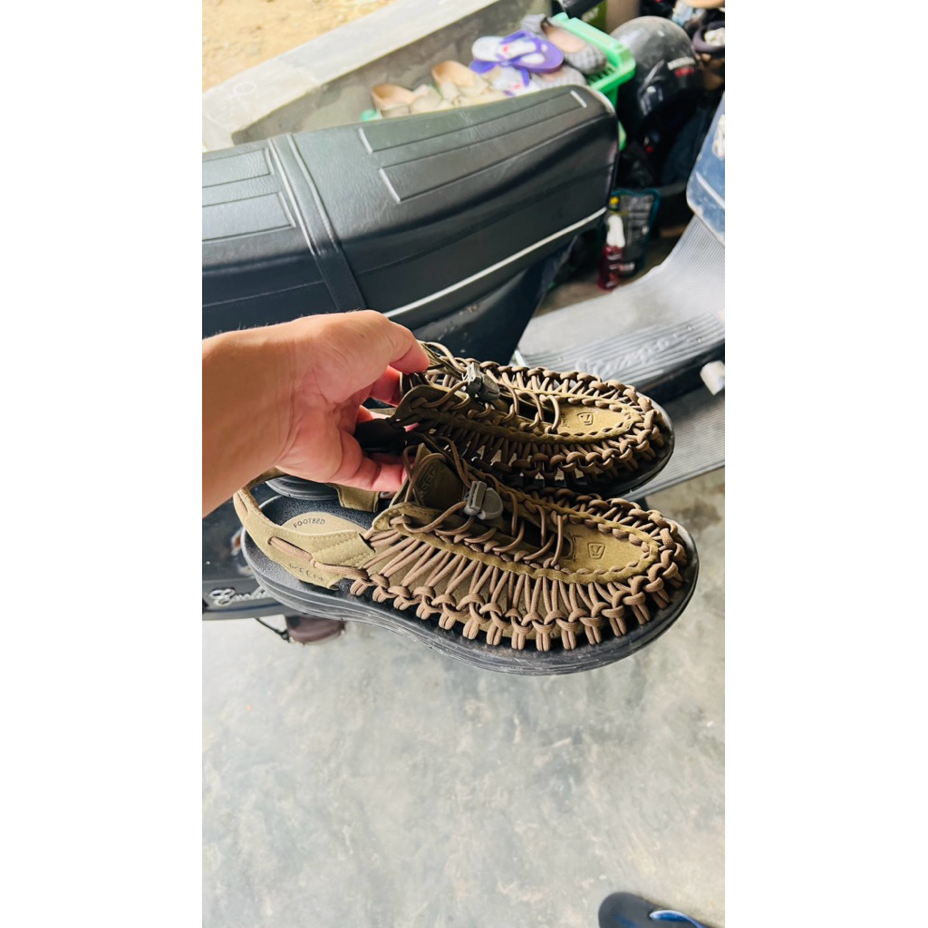 Sepatu Sandal Uneek Keen Like New