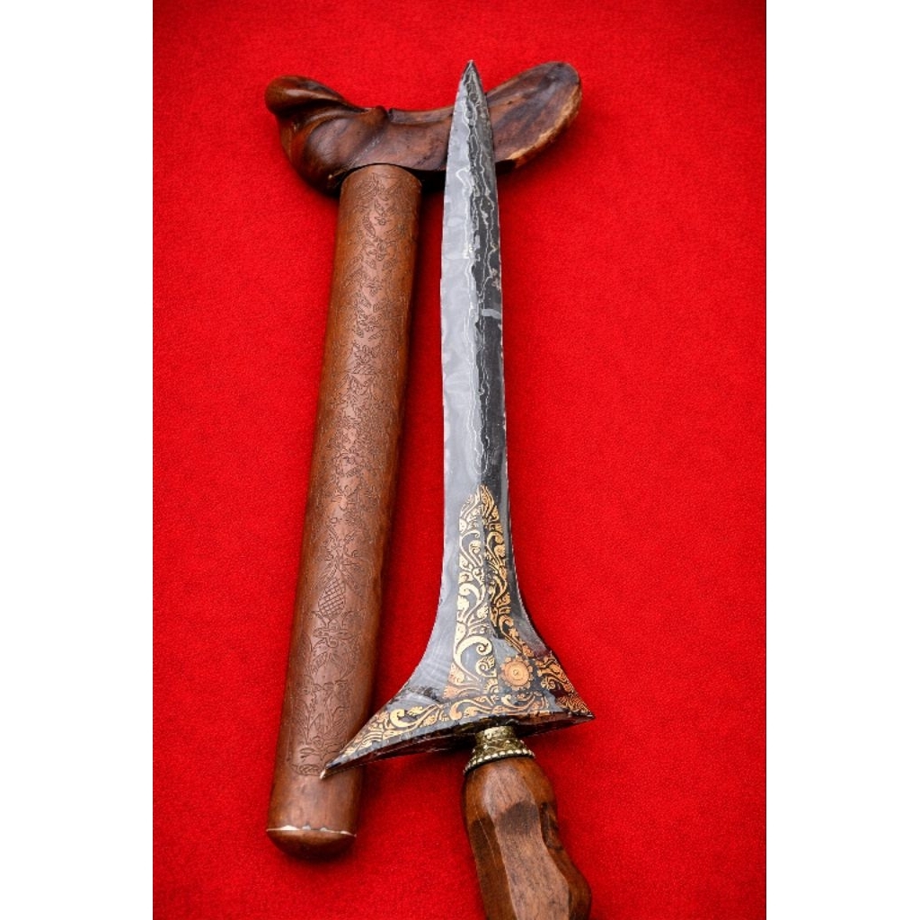Keris Jalak Ngore Asli – Lurus Klasik, Pamor Jelas, Warangka Kayu Ukir