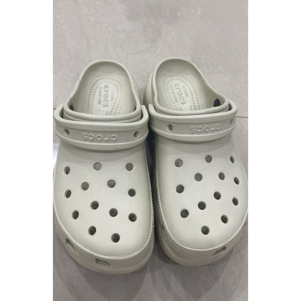 sandal crocs preloved