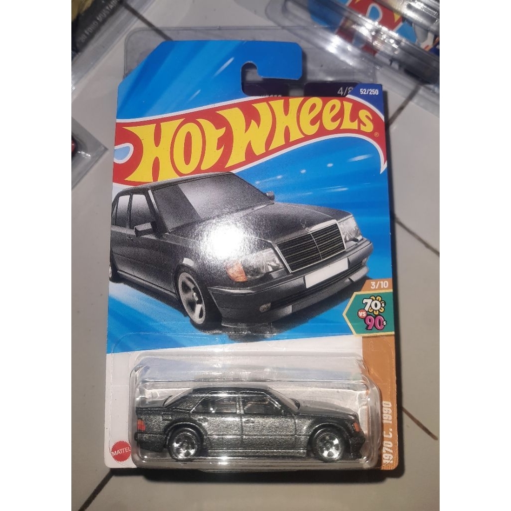 Hot Wheels Mercedes Benz 500 E