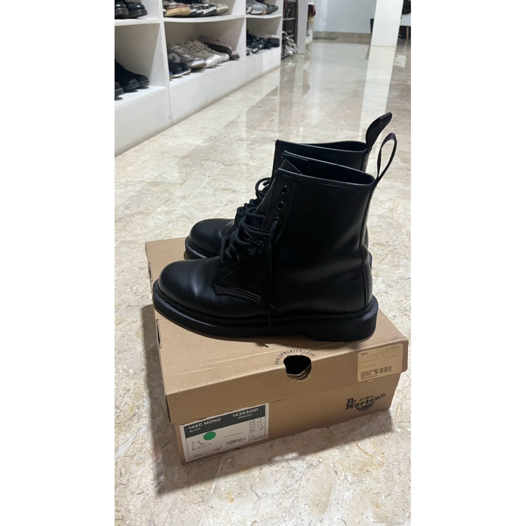 Dr Martens 8 Hole Boot 1460 mono black
