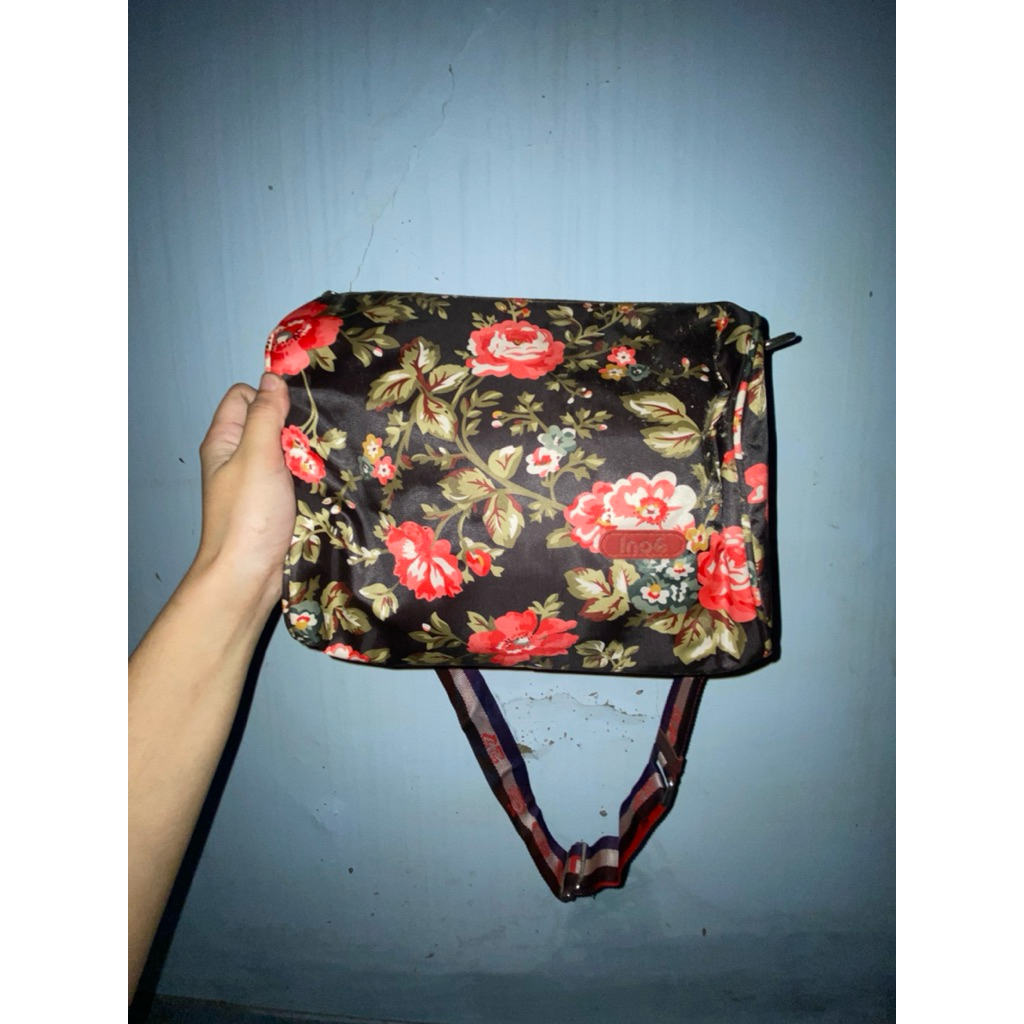 Tas Slempang Inoe (preloved)