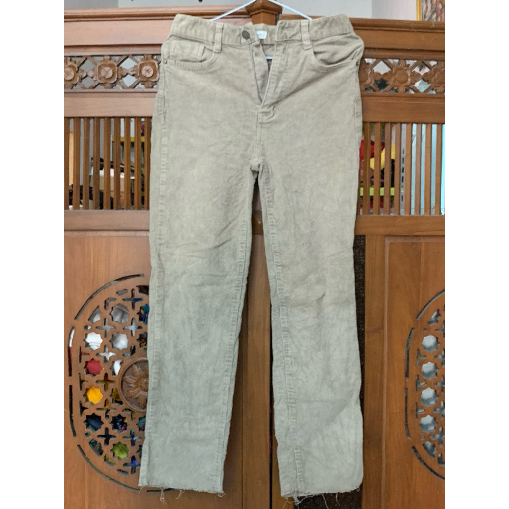 Celana corduroy coklat