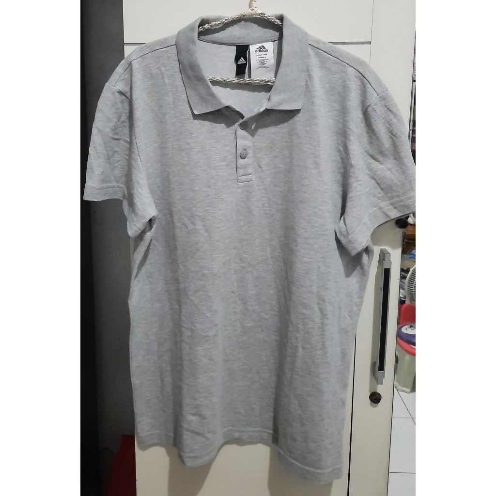 Preloved - Kaos polo pria abu abu merk Adidas