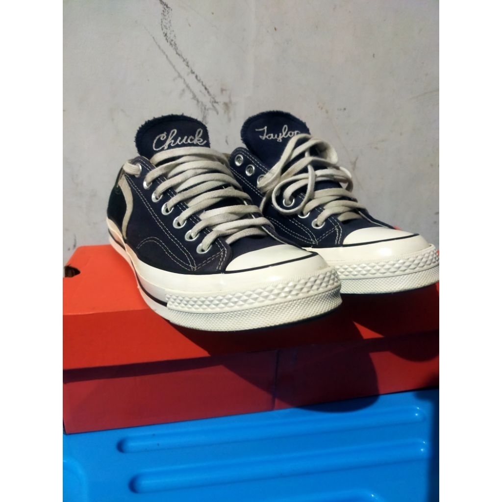 Sepatu Converse Chuck 70's Low Archival Stripes
