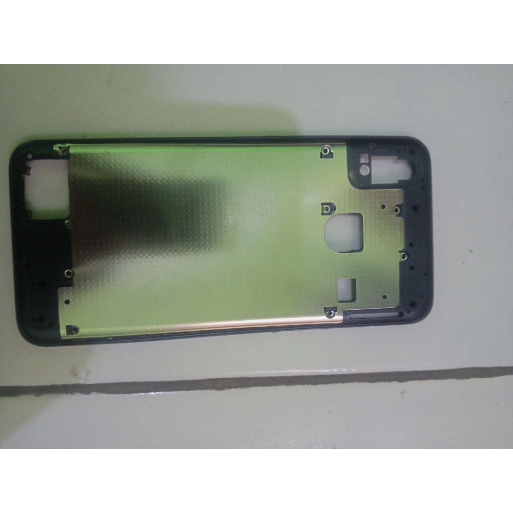 Bazel tulang tengah realme 3 pro