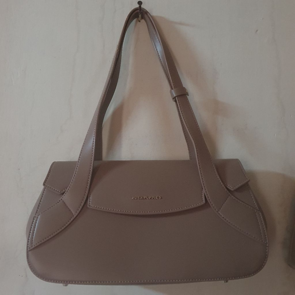 Preloved Tas Branded Hush puppies