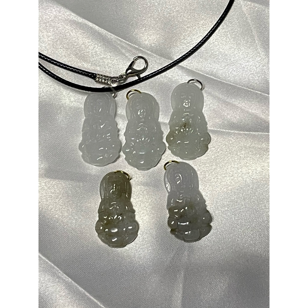 Liontin giok burma type A ukir kuan im