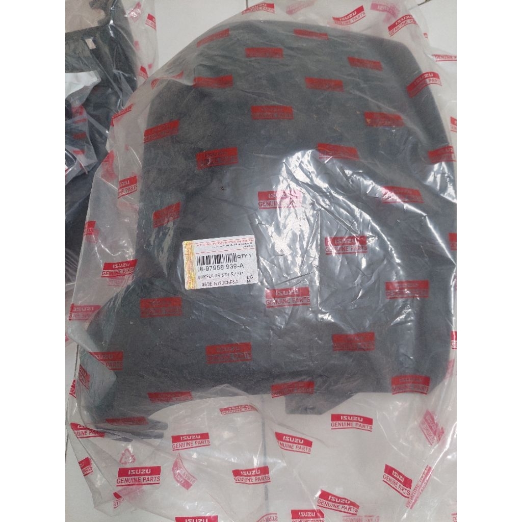 kupingan bemper belakang Kanan Panther new panther black