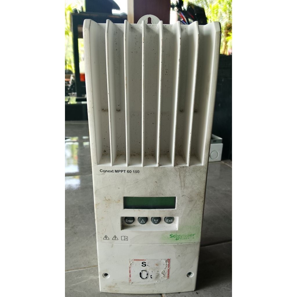 MPPT Solar Charge Controller (SCC)