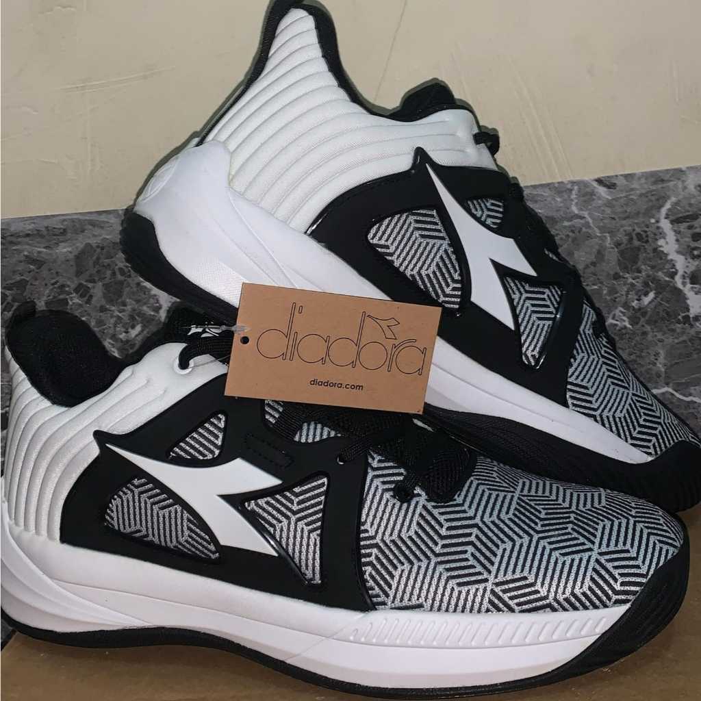 Diadora Gaston White (Size 46) - Sepatu Basket