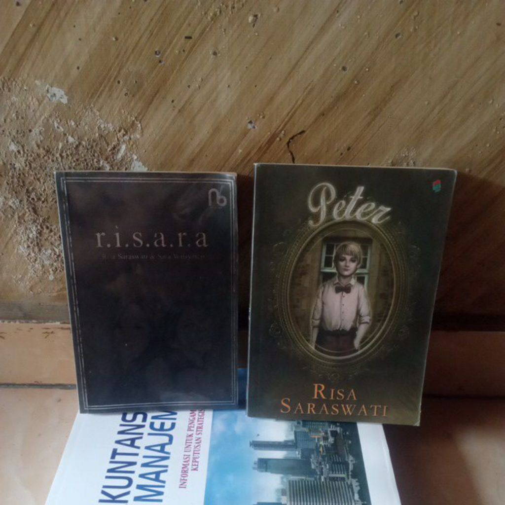 original bekas: 2 Novel RISARA & PETER oleh Risa Saraswati