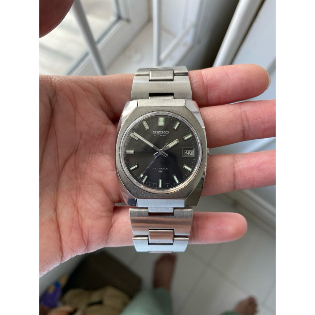 (RARE) Seiko Classic Ref 7005-8160 Black Enamel Dial , baton Index automatic movement 17 jewels full