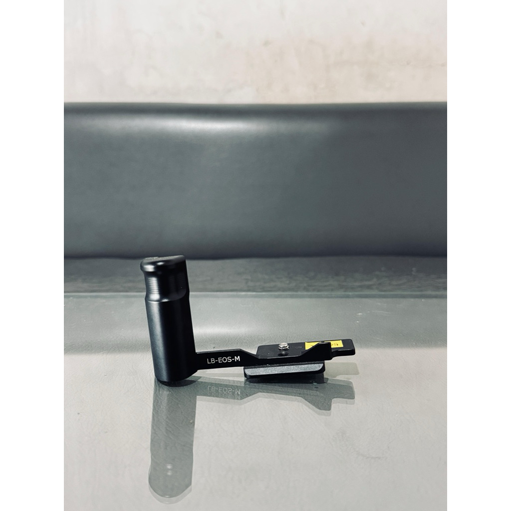 L plate CANON EOS M