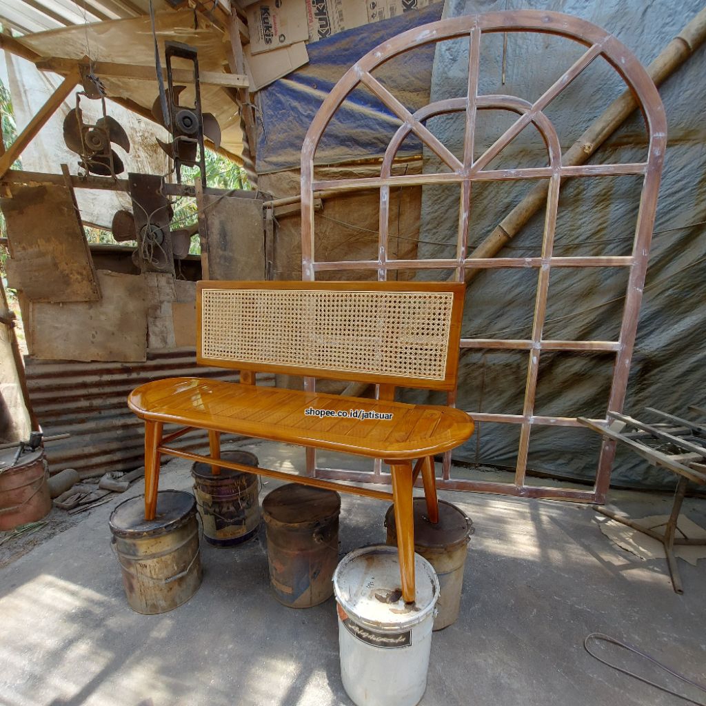 Bangku rotanKursi bench rotan
Bench kayu jati rotan
Bangku santai rotan
Kursi makan rotan minimalis