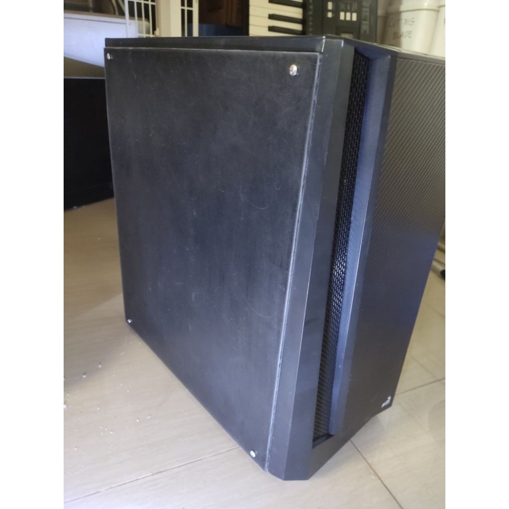 [Bekas] Aero Cool Carbonite Case PC Aerocool fungsi all mod Acrylics Opaque