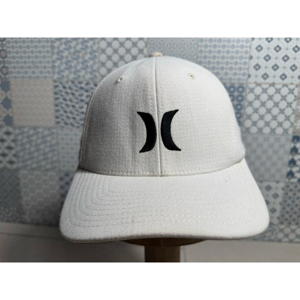 Topi Second Brand Branded Putih Hurley Fitted By Yupoong Original Flexfit Full Tag
