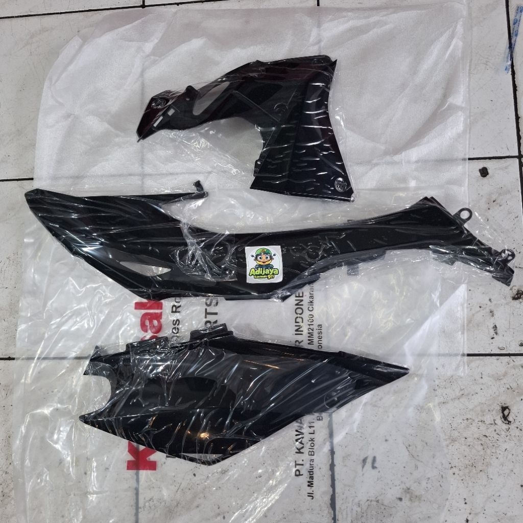 BODY KANAN SET KLX 150 BF ORIGINAL KAWASAKI