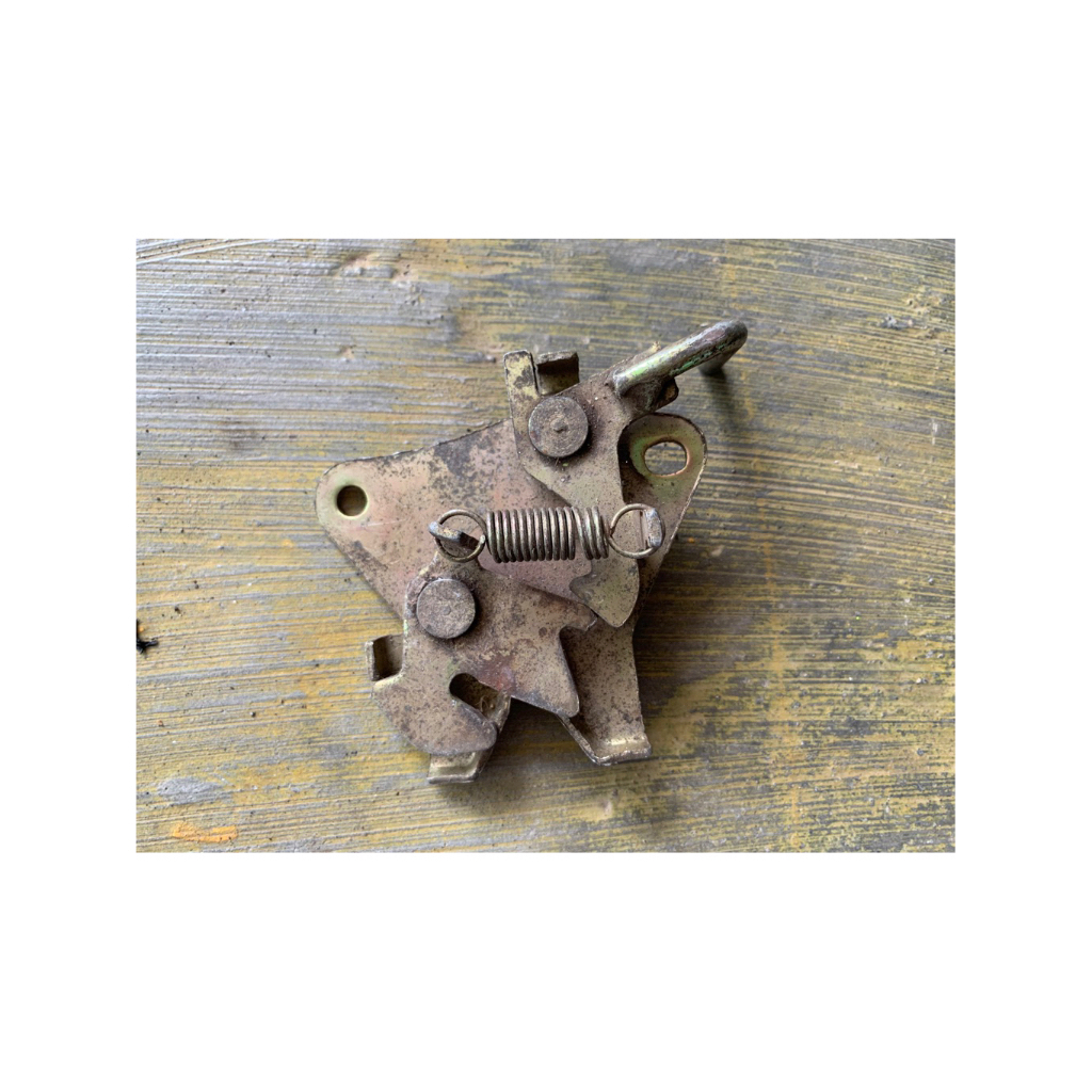 Engsel Lawan Kunci Jok Belakang Original CBR 150 Old