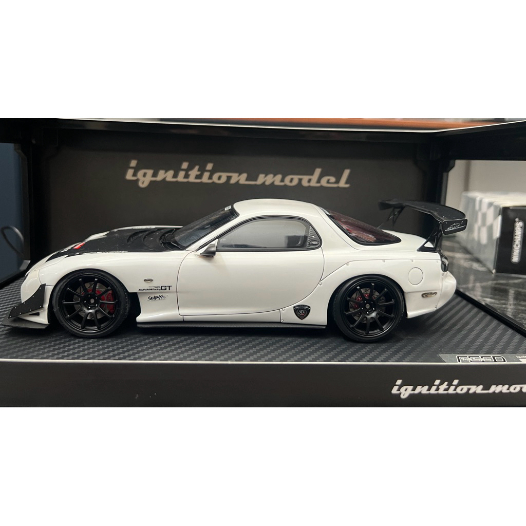 Ignition model 1/18 Mazda RX-7 FD3S FEED white dof