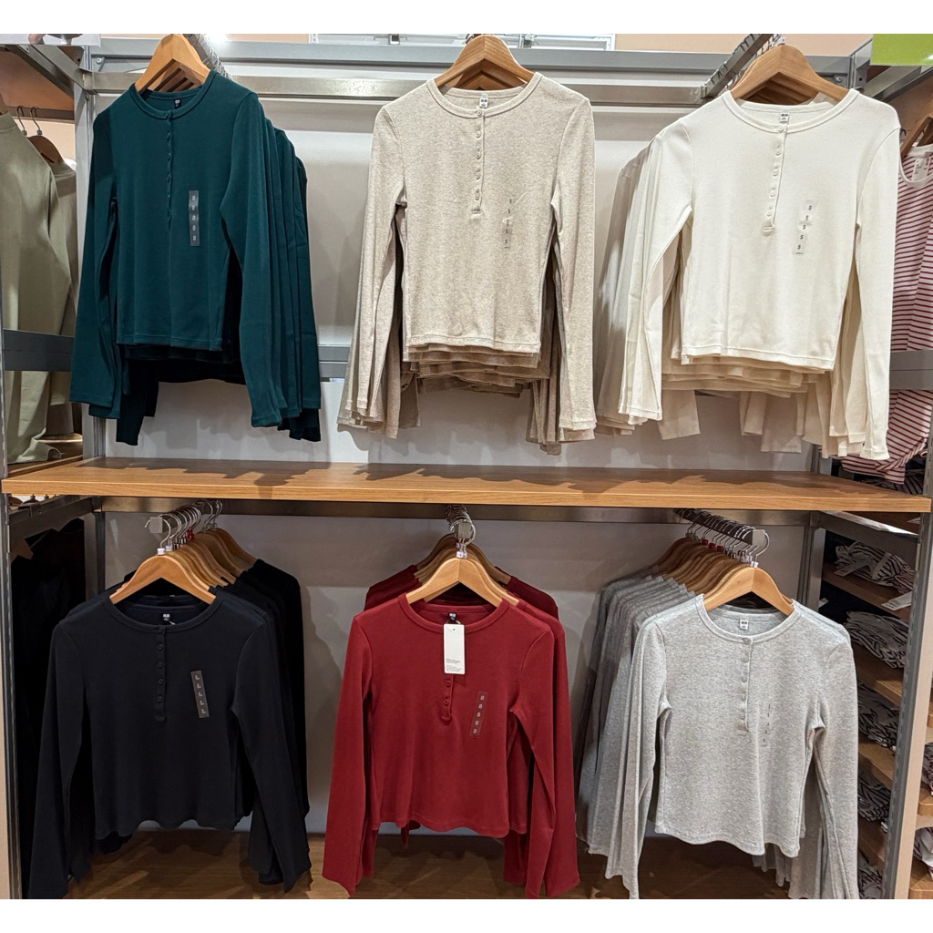 UNIQLO T-SHIRT RIB KERAH HENLEY LENGAN PANJANG