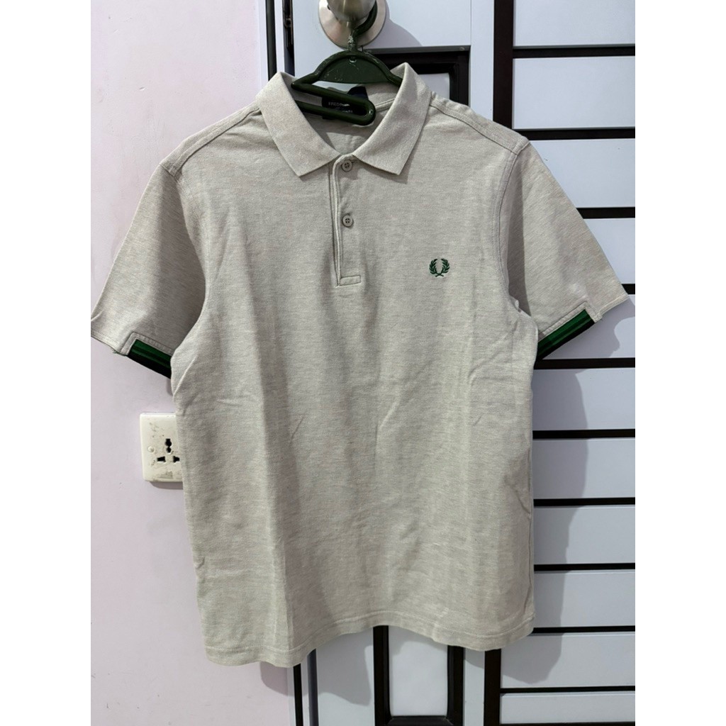 FRED PERRY GREY POLO SHIRT ( GREEN TWIN TIPPED )
