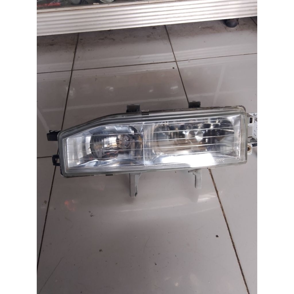 Lampu depan Honda Accord Maestro 1990(kiri)