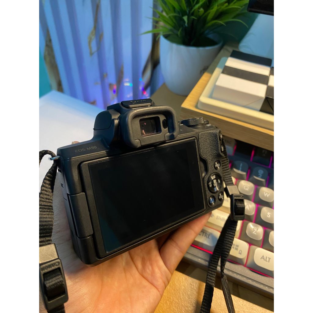 canon M50