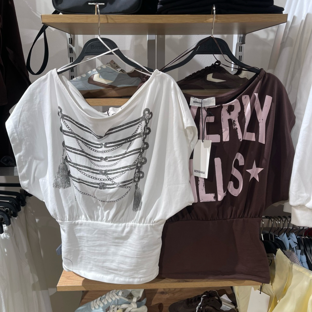 Kaus T-shirt BERSHKA Women jastip (jasa titip)
