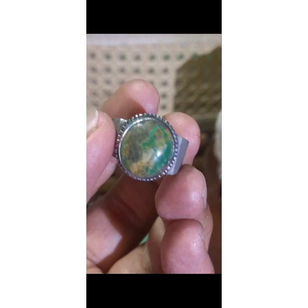 Cincin natural batu pirus Persia hijau serat emas
