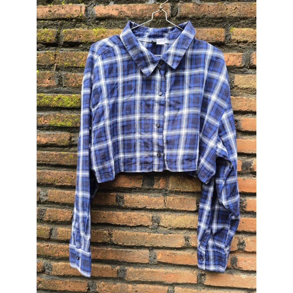 Preloved Kemeja Crop Kotak HnM Wanita