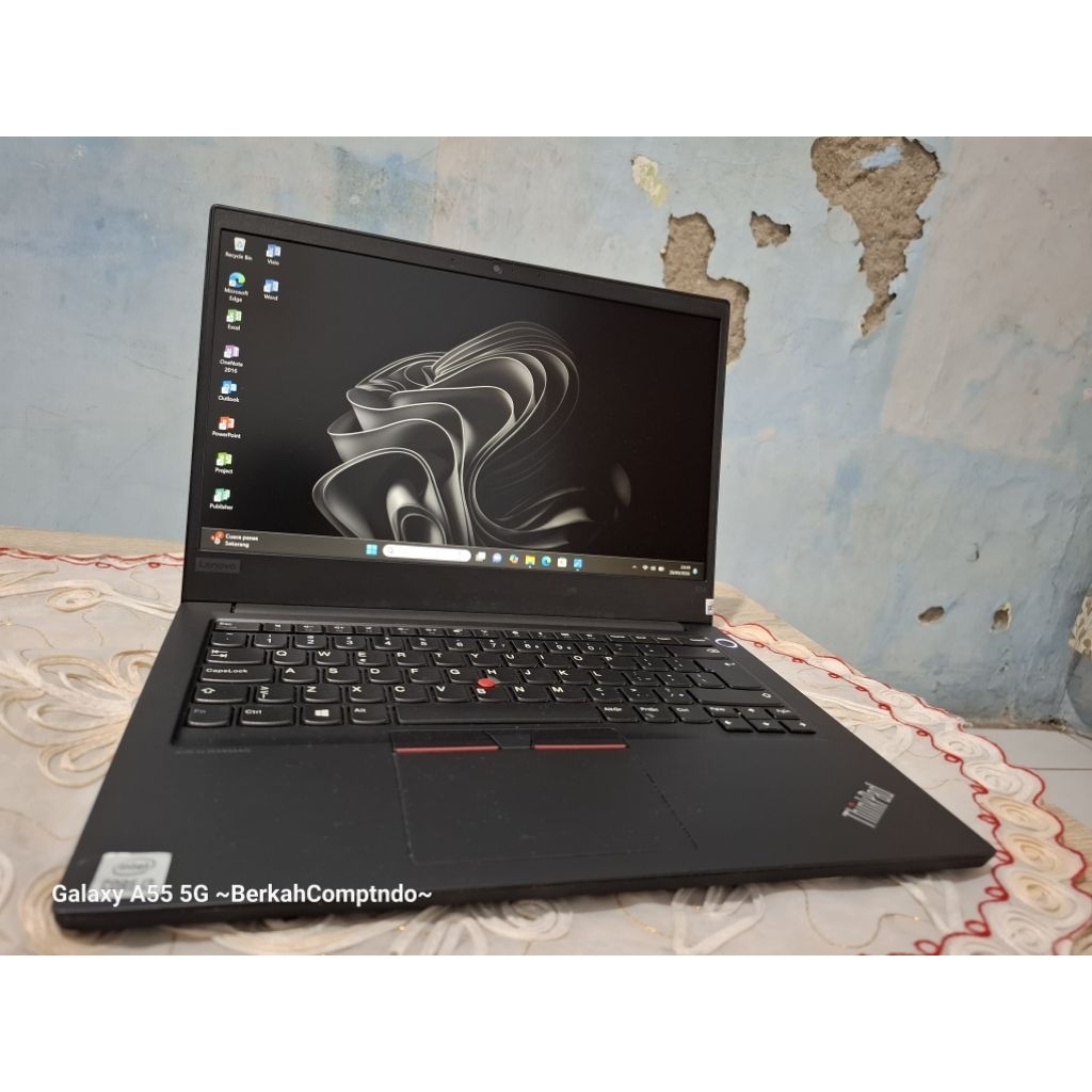 LAPTOP LENOVO THINKPAD E14 I3 GEN 10/RAM 8GB/SSD 256GB