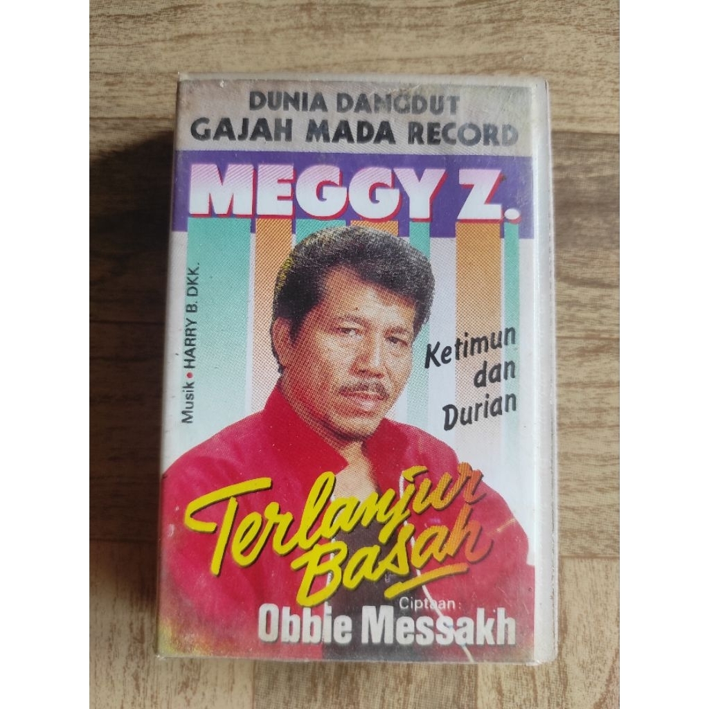 kaset pita MEGGI Z "terlanjur basah"