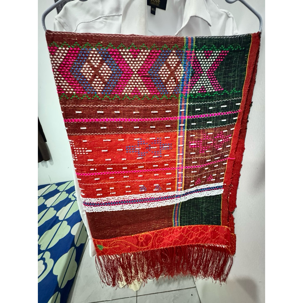 Ulos Batak (merah)