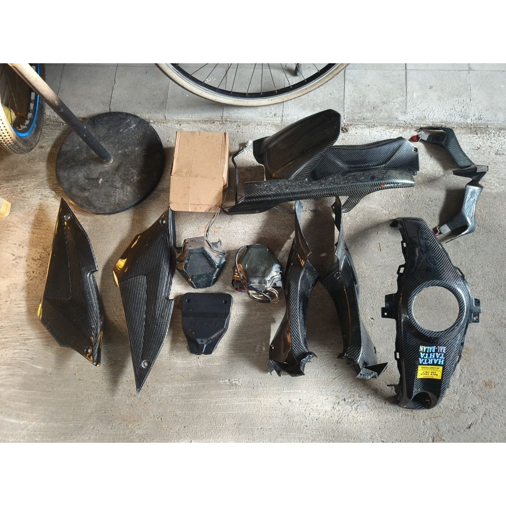 part carbon original kabon winglet cover rantai cover aki list tanki tengah body tengah belakang das