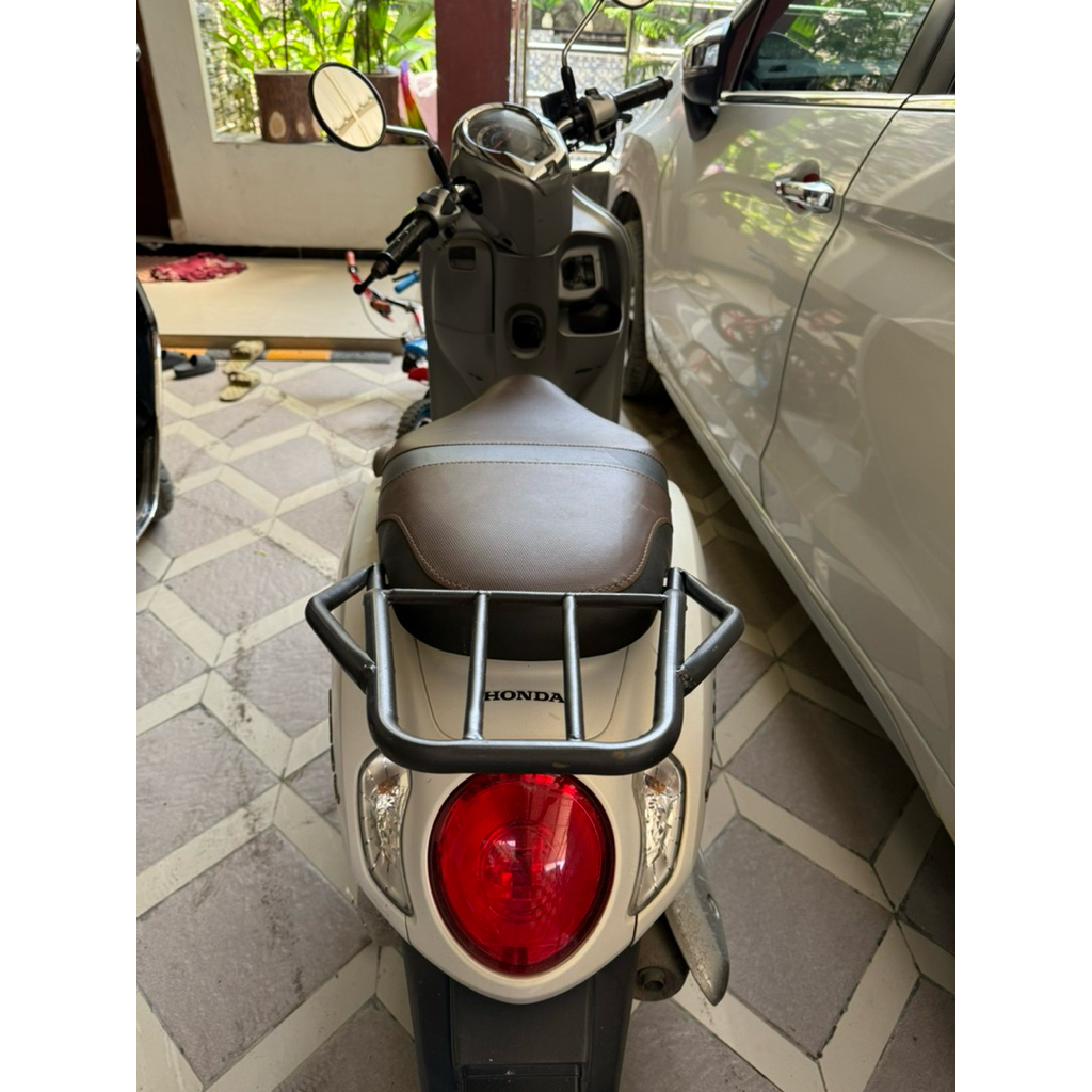 BRECKET BREKET BEHEL BOX SCOOPY 2014-2026 RATA JOK