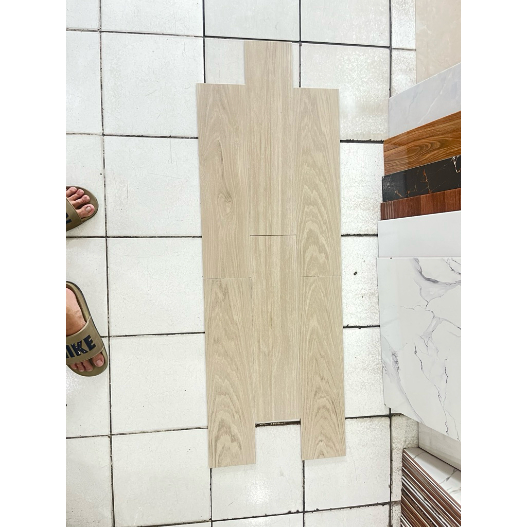 Granit motif kayu roman 15x60 KW 1 AGT612233R